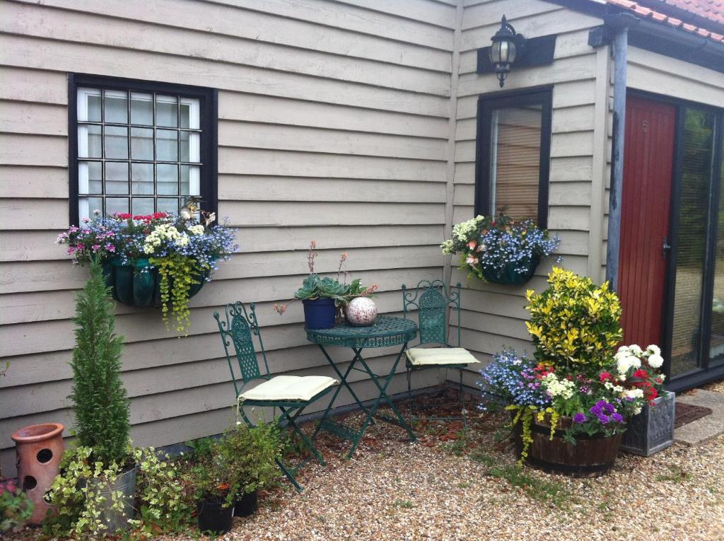Bonningtons Stansted Self Catering Hotel สแตนสเต็ด เมาท์ฟิทเช็ต ห้อง รูปภาพ