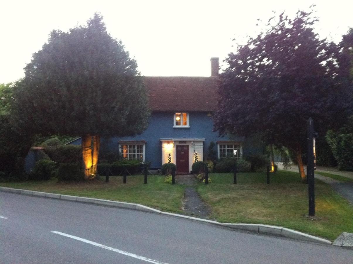 Bonningtons Stansted Self Catering Hotel สแตนสเต็ด เมาท์ฟิทเช็ต ห้อง รูปภาพ