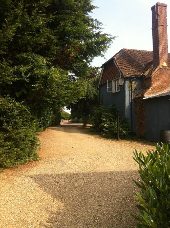 Bonningtons Stansted Self Catering Hotel สแตนสเต็ด เมาท์ฟิทเช็ต ห้อง รูปภาพ